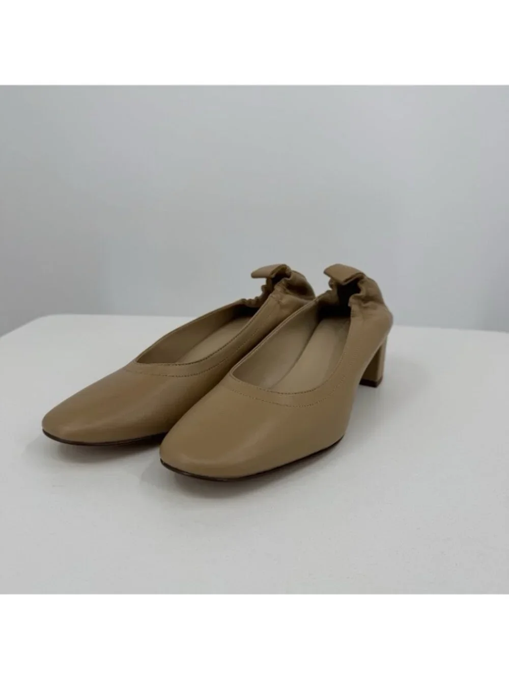 Everlane Italian Leather Day Heel Light Taupe 9 Women's Elastic Back Comfort